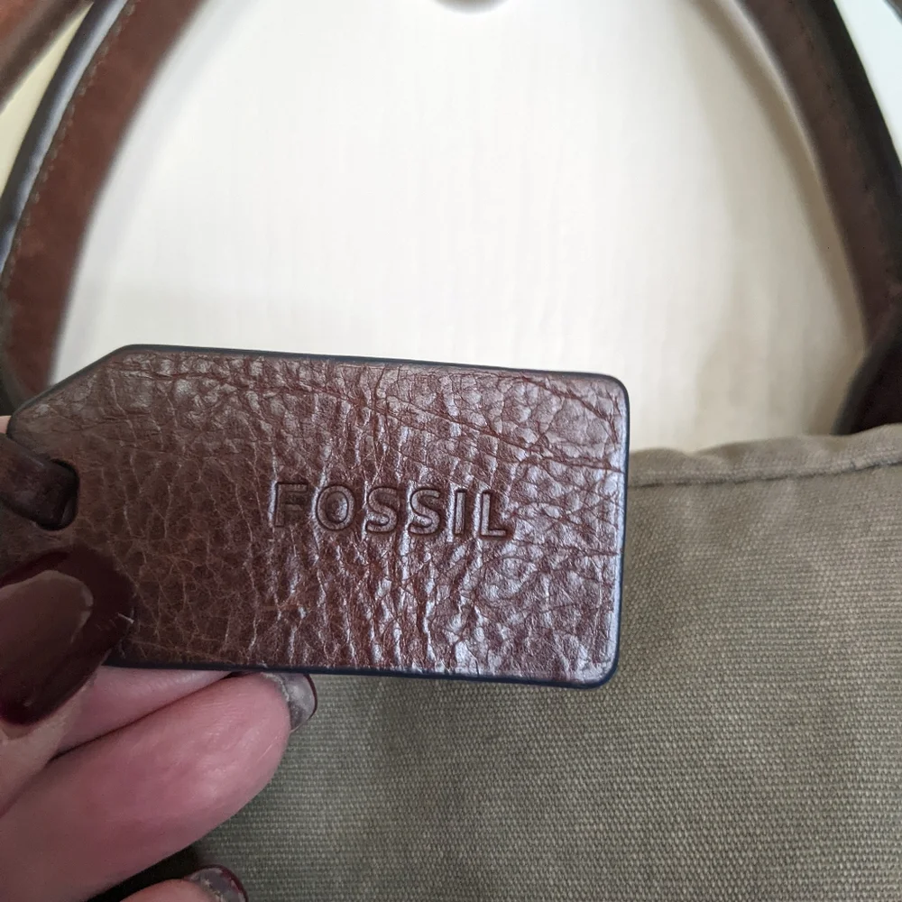 Fossil• Khaki Green & Leather Messenger Lap Top Bag🍂
